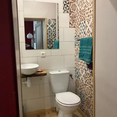 Les Trois Hiboux Bed and Breakfast 3*